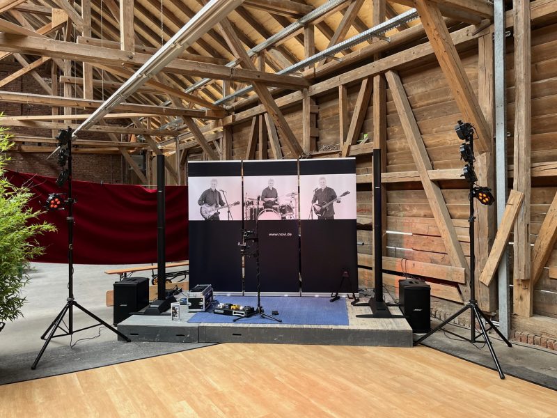 Party in uriger Scheune